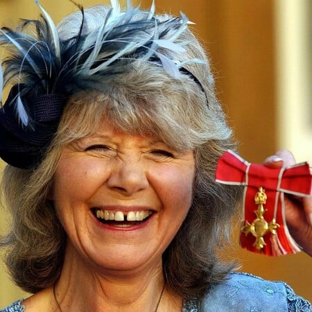 Πέθανε η συγγραφέας Τζίλι Κούπερ, η «βασίλισσα των βρετανικών bonkbusters»