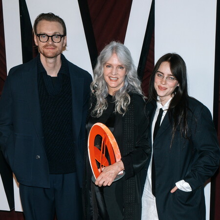 Η μητέρα της Billie Eilish δίνει συμβουλές για μια πιο φυτική διατροφή