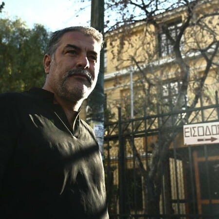 Βασίλης Μπισμπίκης: Ποιος και γιατί τον κάλεσε στη σκηνή του Πάνου Ρούτσι στο Σύνταγμα