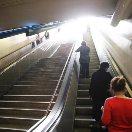 Μετρό: Ακινητοποιήθηκε συρμός στους Αμπελόκηπους - Ταλαιπωρία για τους επιβάτες