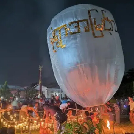 Μιανμάρ: Στρατιωτικοί της χούντας βομβάρδισαν διαδηλωτές από αλεξίπτωτα - Πάνω από 24 νεκροί