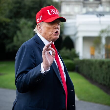 Ο Τραμπ ζητά τη φυλάκιση του δημάρχου του Σικάγο και του κυβερνήτη του Ιλινόις