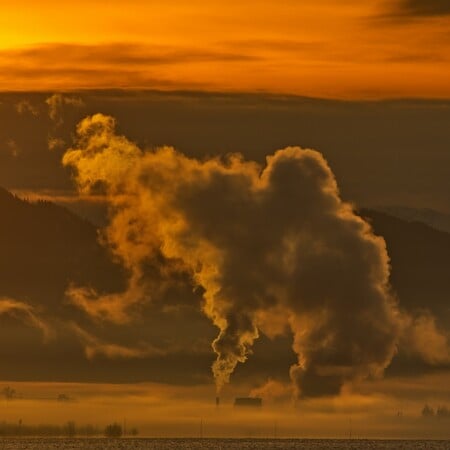 Για πρώτη φορά ψηφίζουν για παγκόσμιο φόρο στις εκπομπές άνθρακα - Και οι ΗΠΑ απειλούν με κυρώσεις