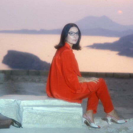 Νανά Μούσχουρη: «Τραγουδώ σαν να είμαι αρχάρια»