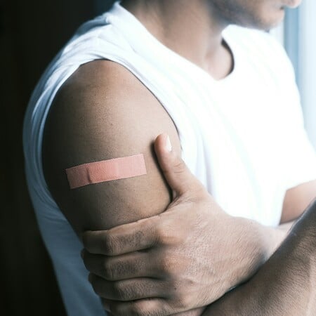 Ελλάδα και HIV: Μετανάστες χωρίς πρόσβαση, καθυστερημένες διαγνώσεις και το PrEP που άργησε τρία χρόνια