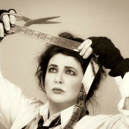 Η Κέιτ Μπους «τρέχει» ξανά για τα παιδιά του πολέμου