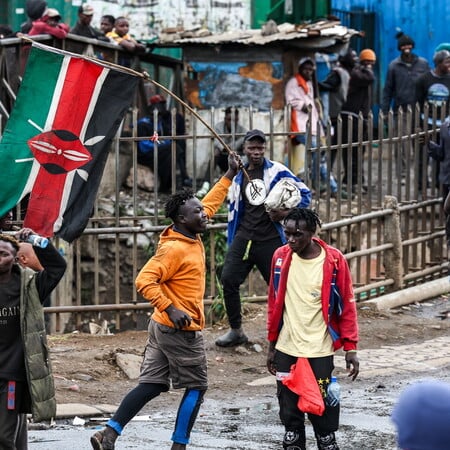 Οι εξεγέρσεις της Gen Z: Νέοι προειδοποιούν κυβερνήσεις σε Αφρική και Ασία