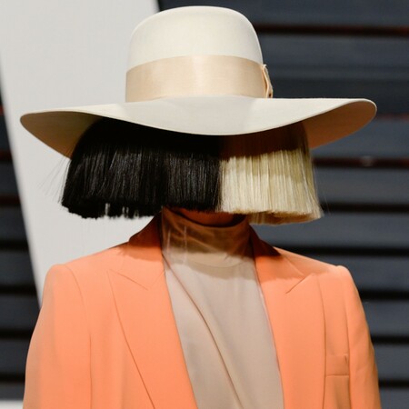 Sia: Ο πρώην σύζυγός της ζητά διατροφή 250.000 δολάρια τον μήνα