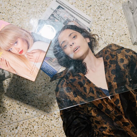 Lou: Πόσες ανοιχτά λεσβίες ξέρεις αυτήν τη στιγμή στην ελληνική μουσική σκηνή;