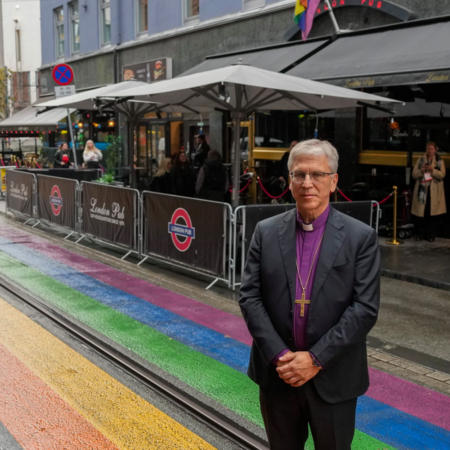 «Ζητούμε συγγνώμη» από τα ΛΟΑΤΚΙ+ άτομα: Η Εκκλησία της Νορβηγίας παραδέχεται δεκαετίες διακρίσεων