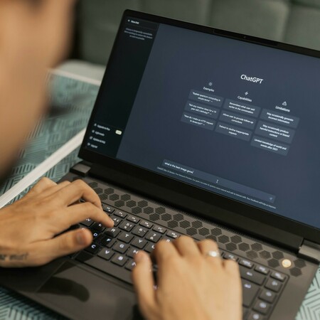 Το ChatGPT μπαίνει στα ελληνικά σχολεία — Ξεκινά το πιλοτικό πρόγραμμα σε 20 Γυμνάσια και Λύκεια