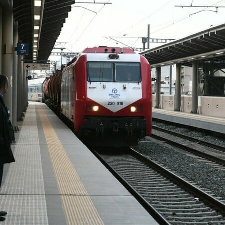 Hellenic Train: Ακινητοποιήθηκε αμαξοστοιχία που εκτελούσε το δρομολόγιο Θεσσαλονίκη – Αθήνα 