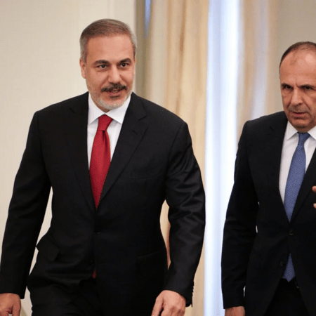 Γεραπετρίτης προς Φιντάν για το πρόγραμμα SAFE: «Όποιος ενοχλείται, να το αποδεχθεί»