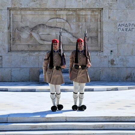 ΣΥΡΙΖΑ για Άγνωστο Στρατιώτη: Η κυβέρνηση φέρνει νομοθετική ρύθμιση για να εκδικηθεί τη νίκη Ρούτσι