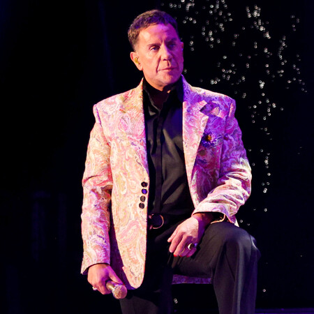 Γιώργος Μαζωνάκης: Ο δικηγόρος που αναλαμβάνει τον τραγουδιστή μετά την αποχώρηση του προηγούμενου