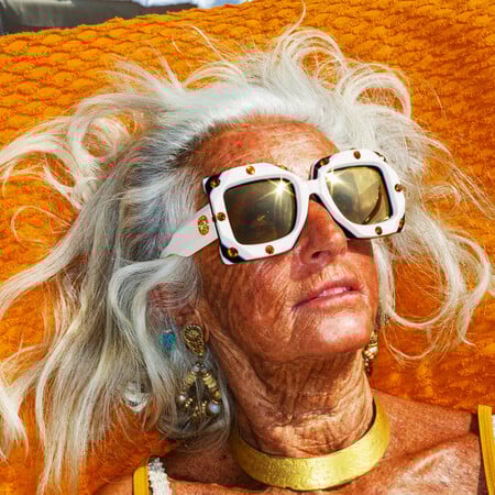 Άμα έχει κι η γειτόνισσα Hermès, μη σώσω και τα ξαναγοράσω