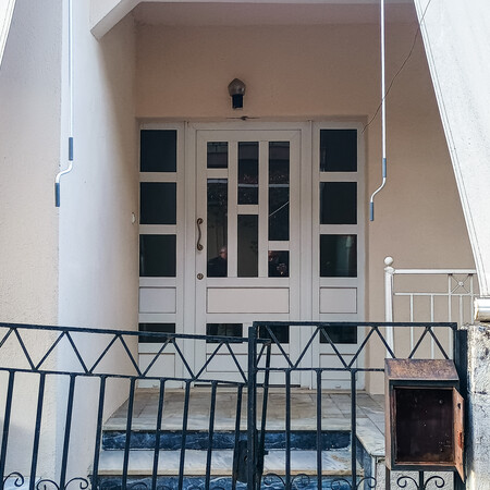 Δολοφονία στα Τρίκαλα: «Σκεφτόμουν πολύ καιρό να την σκοτώσω. Δεν με πρόσεχε» - Τι δήλωσε ο 18χρονος δράστης