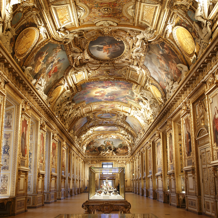 Η vintage γοητεία της ληστείας στο Λούβρο 