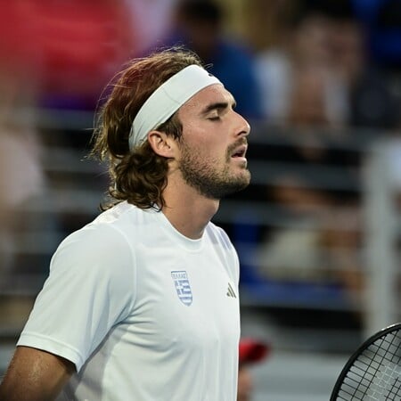 Αποσύρθηκε από το τουρνουά της Βιέννης ο Στέφανος Τσιτσιπάς