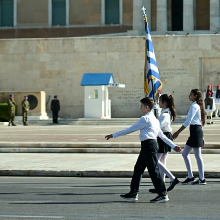 28η Οκτωβρίου: Τα μέτρα της Τροχαίας σε όλη την επικράτεια - Για ποια οχήματα απαγορεύεται η κυκλοφορία