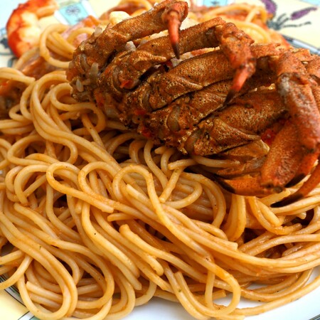 Στα νησιά μαγειρεύουν την καραβίδα απλά, και την απογειώνουν 