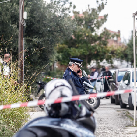 Δολοφονία στα Τρίκαλα: Τα αποτελέσματα της νεκροψίας της 54χρονης - Την Παρασκευή απολογείται ο 18χρονος γιος της