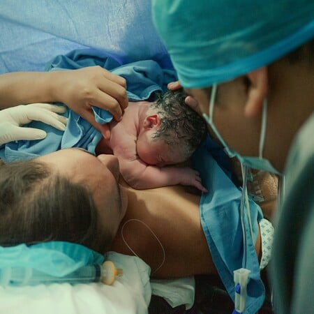 Πορτογαλία: Η κρίση στα νοσοκομεία οδηγεί σε αύξηση των γεννήσεων μέσα στα ασθενοφόρα