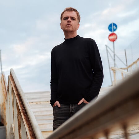 Παιδί Τραύμα: Τραγουδάκια λέω που αύριο θα ξεχαστούν, δεν κάνω καμία επανάσταση, δεν αλλάζω τον κόσμο