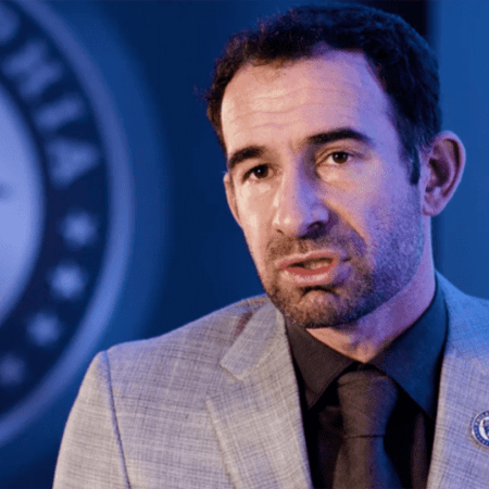 Ποδοσφαιριστής νίκησε τον φόβο των αεροπλάνων με υπνοθεραπεία