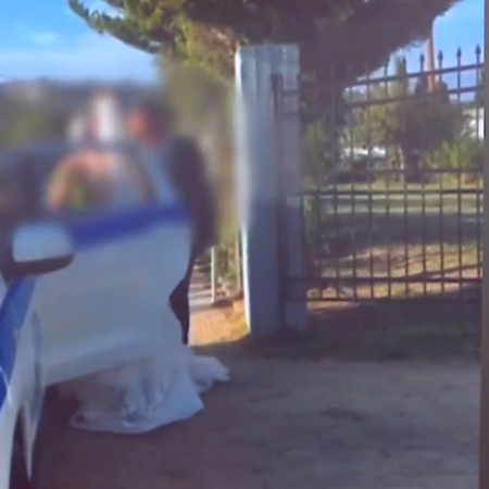 Σκιάθος: Νύφη έφθασε στην εκκλησία με περιπολικό