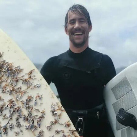 Από την Τασμανία στη Νέα Ζηλανδία σε 18 μήνες: Η σανίδα του σερφ που διέπλευσε τον ωκεανό