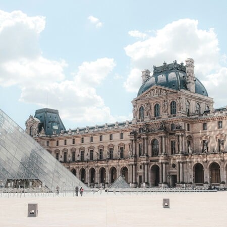 ΛΟΥΒΡΟ ΛΗΣΤΕΙΑ