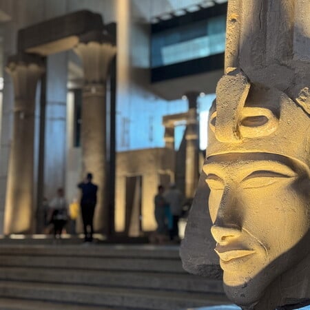 Αίγυπτος: Εγκαινιάζεται το νέο Μεγάλο Αιγυπτιακό Μουσείο δίπλα στις Πυραμίδες της Γκίζας