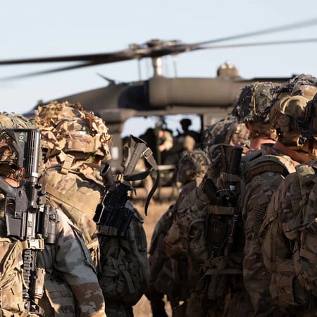  Νέα στρατηγική Τραμπ αλλάζει το ΝΑΤΟ: Οι ΗΠΑ αποσύρουν στρατεύματα από τη Ρουμανία