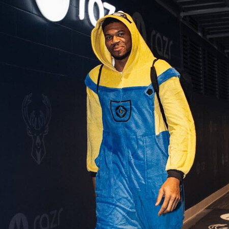 Γιάννης Αντετοκούνμπο: «Το ψηλότερο που έχετε δει ποτέ» - Ντύθηκε minion για το Halloween