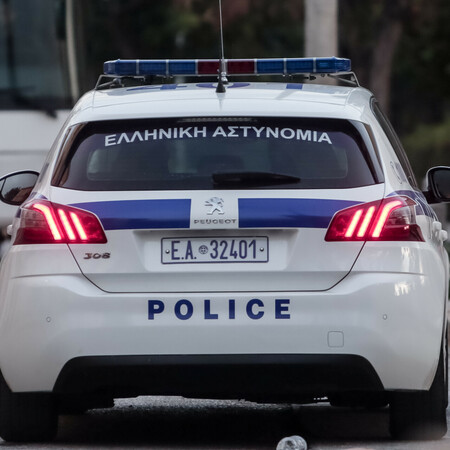 Λάρισα: 41χρονος κυνηγούσε στο δρόμο με τσεκούρι τη σύζυγο του ξαδέλφου του