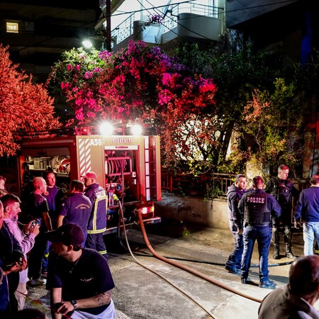 Ηράκλειο Κρήτης: Οι Αρχές ερευνούν διπλή ανθρωποκτονία - Ο 55χρονος φέρεται να έβαλε τη φωτιά