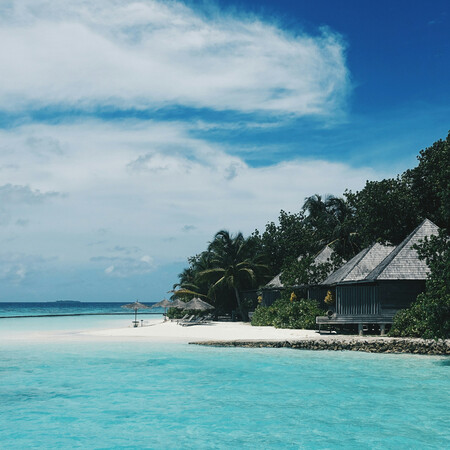 Μαλδίβες: Η πρώτη χώρα που απαγορεύει το κάπνισμα σε όποιον γεννήθηκε μετά το 2007