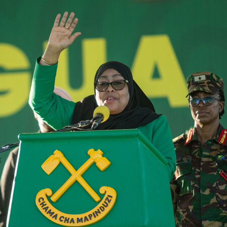 Τανζανία: H Σαμίγια Σουλούχου Χασάν επανεκλέγεται πρόεδρος και εκατοντάδες θεωρούνται νεκροί στις ταραχές