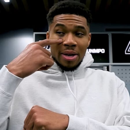 Γιάννης Αντετοκούνμπο: «Άρπαξα έναν ληστή» - Εμφανίστηκε με μαυρισμένο μάτι σε αγώνα 