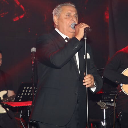 Ζαφείρης Μελάς: «Με ενοχλεί το "σκυλάδικα", αυτοί που έρχονται είναι σκυλιά;»