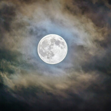 Πανσέληνος Νοεμβρίου: Πότε θα απολαύσουμε το «Φεγγάρι του Κάστορα» και γιατί θεωρείται υπερπανσέληνος;