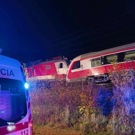 Σλοβακία: Σύγκρουση τρένων - Αναφορές για τραυματίες 