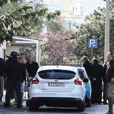 Στην Ευελπίδων η σπείρα διακίνησης ναρκωτικών - Ανάμεσά τους και ο 46χρονος ρασοφόρος