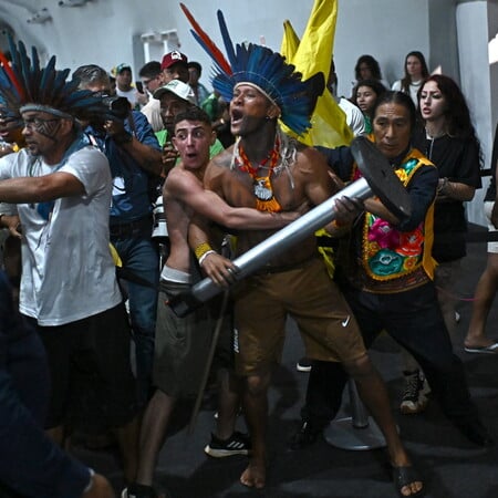 Βραζιλία: Ξεκίνησαν εκ νέου οι εργασίες της COP30 μετά τις συγκρούσεις με αυτόχθονες 