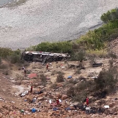Δεκάδες νεκροί στο Περού μετά την πτώση λεωφορείου σε χαράδρα 200 μέτρων