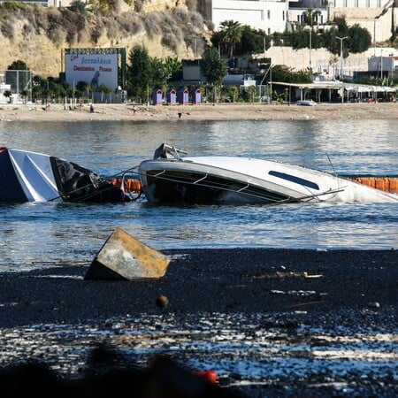 Φωτιά στη Μαρίνα Ζέας: Βυθίστηκαν τρία σκάφη - Πού εκδηλώθηκε η πυρκαγιά