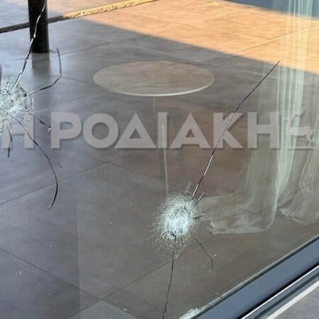 Ρόδος: «Μπορεί να με σκότωναν» - Τι αναφέρει ο επιχειρηματίας που του «γάζωσαν» με 14 σφαίρες το σπίτι