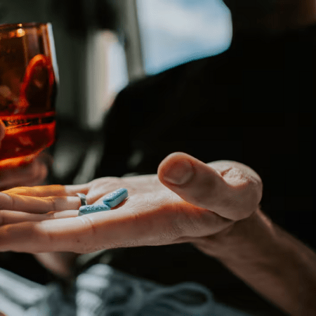 Ολλανδία: Μυστήριο με 49 θανάτους από παράνομη online «φαρμακαποθήκη»