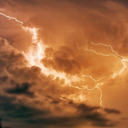 Καιρός: Από απόψε ισχυρές καταιγίδες και βροχές με διάρκεια - Ανησυχίες για πλημμυρικά φαινόμενα